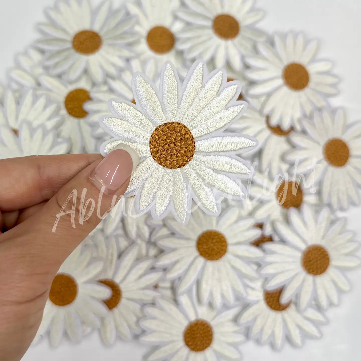White Daisy Flower Hat Filler Embroidery Patch Iron On