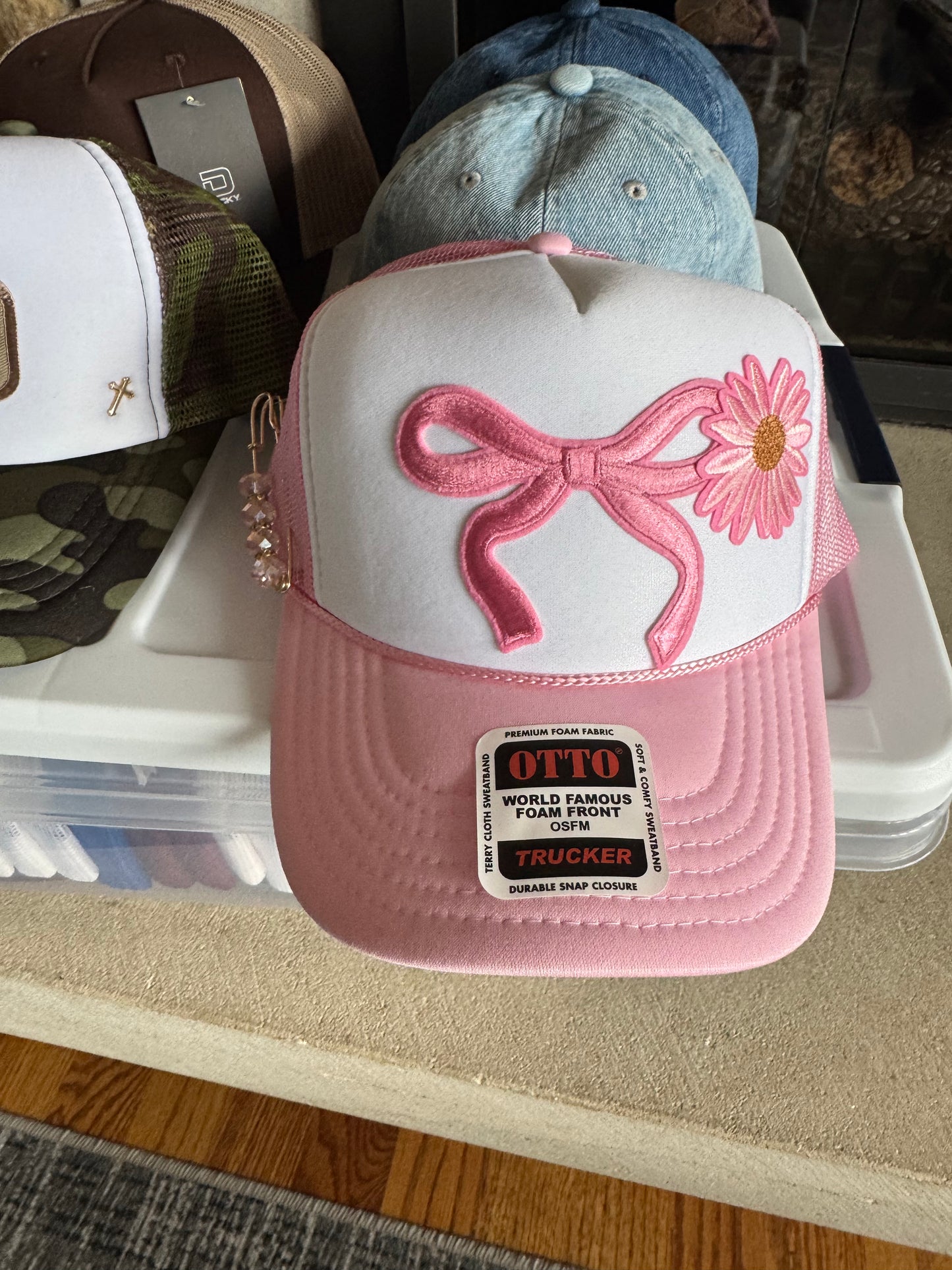 Pink Bow with Daisy